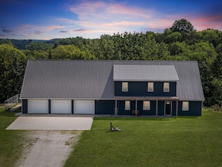 17110 Lincoln Rd, Fayette, IA 52142