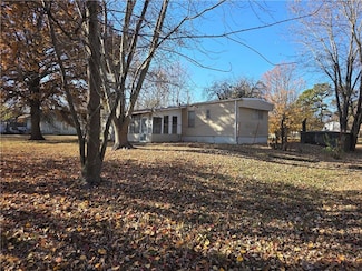 204 S Lyne Ave, Raymore, MO 64083