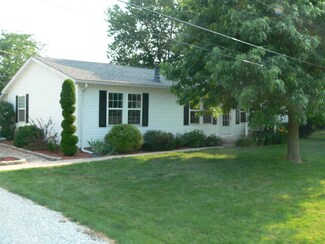 290 W North St, Russiaville, IN 46979