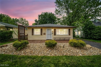 5052 Forest Rd, Mentor, OH 44060