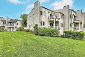 15 Seabreeze Ln, Bristol, RI 02809