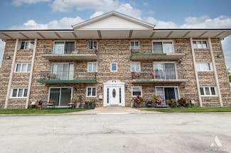 7520 W 111th St Unit 2B, Worth, IL 60482