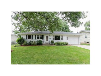 2434 Mallory St SW, Cedar Rapids, IA 52404