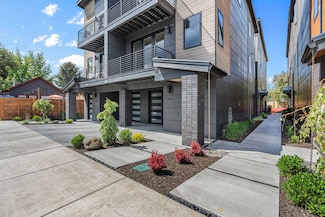 26 NW Mccann Ave Unit 4, Bend, OR 97701