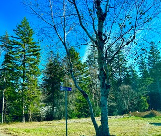 56 Dodge Point Rd, Tremont, ME 04674