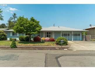 19733 NE Couch St, Portland, OR 97230