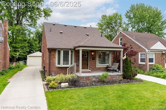 1395 Aline Dr, Grosse Pointe Woods, MI 48236