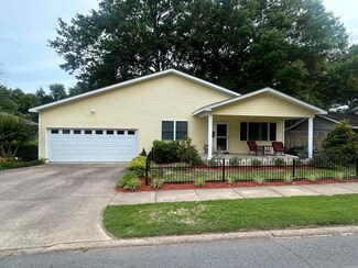 1405 E Moore Ave, Searcy, AR 72143