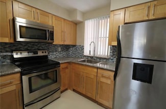 6045 NW 186th St Unit 325, Hialeah, FL 33015