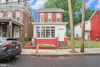 40 E 3rd St Unit 1, Pottstown, PA 19464