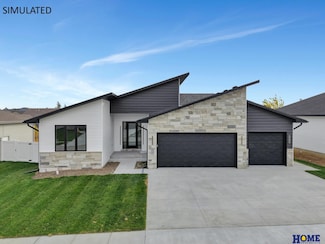 604 N 106th St, Lincoln, NE 68527