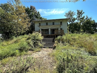 25 Lock Rd, Point Pleasant, WV 25550