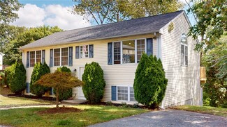 65 11th Ave, Woonsocket, RI 02895