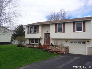 109 Royalton Dr, Minoa, NY 13116