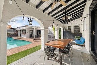 6136 Barrows Dr, Los Angeles, CA 90048