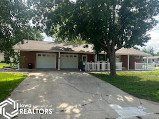 1009 9th St S, Humboldt, IA 50548