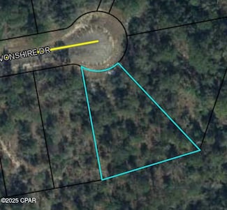 000 Devonshire Dr, Chipley, FL 32428