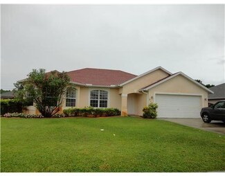 313 SW Donna Terrace, Port Saint Lucie, FL 34984