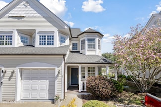 147 Holly Hill Ln Unit 2, Greenwich, CT 06830