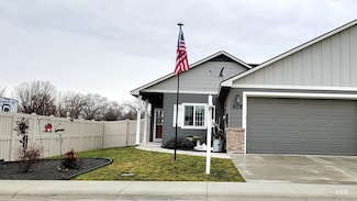 805 N 14th St, Payette, ID 83661