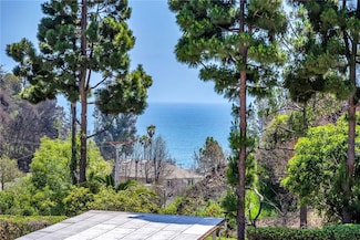 517 Palisades Dr, Pacific Palisades, CA 90272