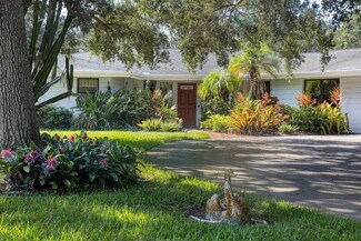 3010 E Forest Lake Dr, Sarasota, FL 34232