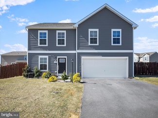 16 Muscovoy Dr, Bunker Hill, WV 25413