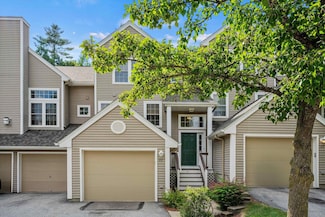 31 Chatham Dr, Bedford, NH 03110