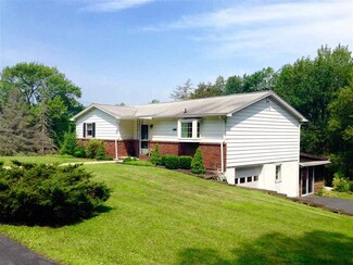 51 Brooks Dr, Kerhonkson, NY 12446
