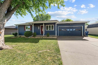 2320 Shalimar Dr, Salina, KS 67401