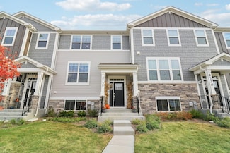 2732 Fieldcrest Dr, Mundelein, IL 60060