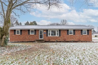 3203 Forestview St NE, Canton, OH 44721