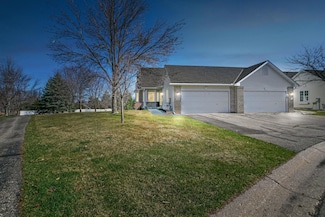 7307 Brittany Ln, Inver Grove Heights, MN 55076