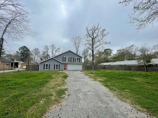 4938 Magnolia Ln, Old River-Winfree, TX 77535