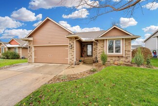 127 E Creekstone St, Mulvane, KS 67110