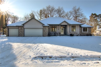 1503 Woodridge Dr, Chippewa Falls, WI 54729