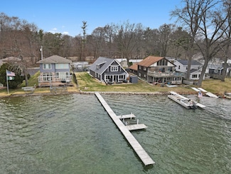 2689 Oakleigh Dr, Middleville, MI 49333