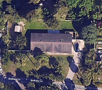 5213 Bethany Ln, Haverhill, FL 33415