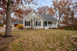 2 Day Springs Ln, Litchfield, IL 62056