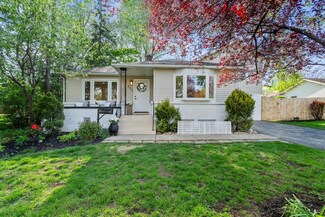 250 N Oak St, Palatine, IL 60067