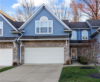 206 Stoney Brook Dr, Elyria, OH 44035