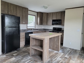 38138 Saint Tropez Dr Unit 724, Clinton Township, MI 48038
