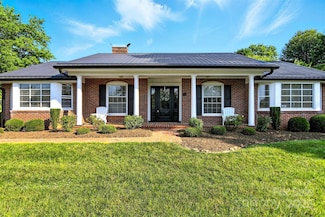 601 Pennell St NE, Lenoir, NC 28645