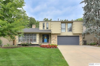15904 Nottingham Dr, Omaha, NE 68118