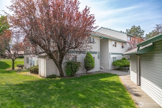 667 4th St NE Unit L201, East Wenatchee, WA 98802