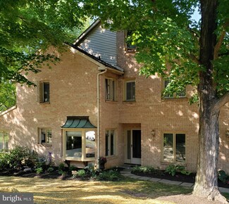 110 Amity Dr, Chesterbrook, PA 19087