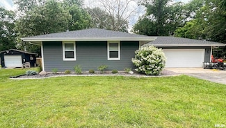 530 Cedar Dr, Metamora, IL 61548