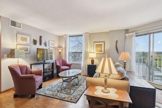 1425 W 28th St Unit 321, Minneapolis, MN 55408