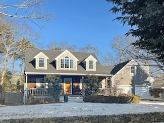 83 Dolan Ave, Vineyard Haven, MA 02568