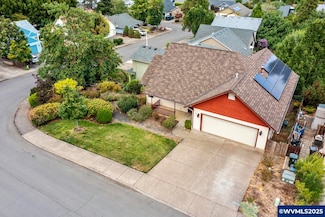 80 Sweden Cir, Silverton, OR 97381